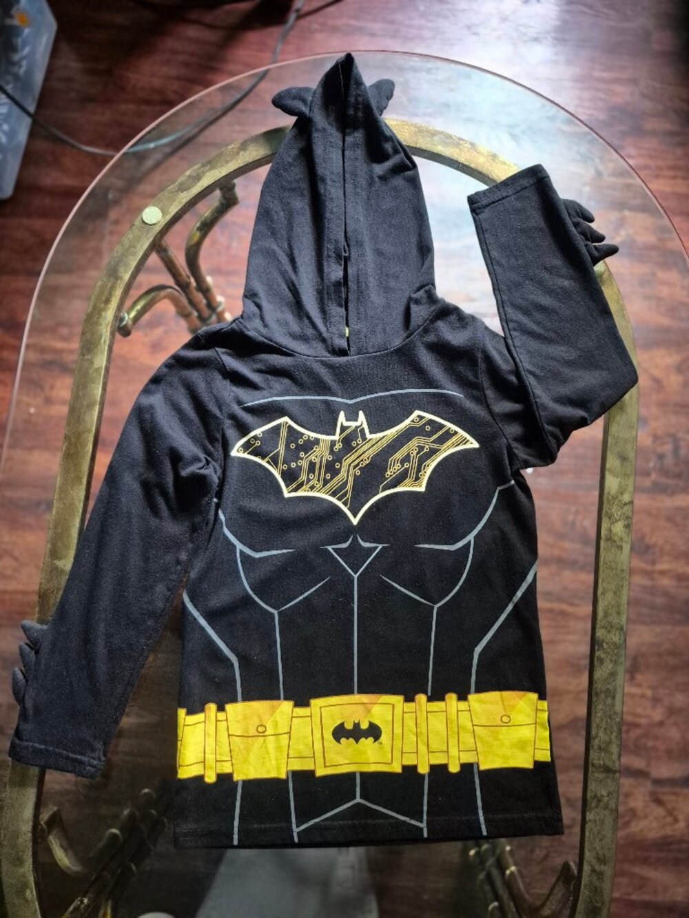 Batman Tee, Size 8 kids, Black/yellow.